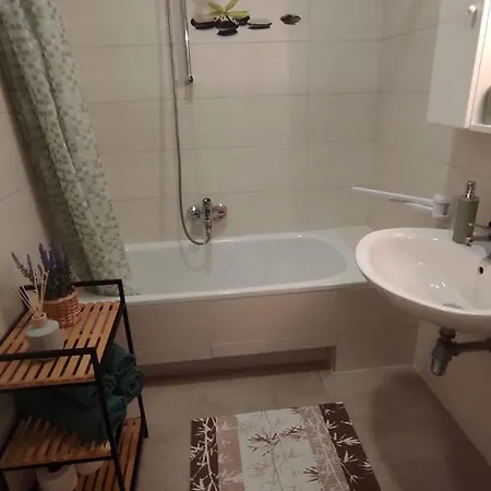 Guest house Karmen In Mali Maj