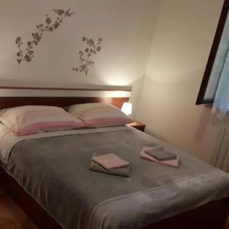 Karmen In Mali Maj * Porec
