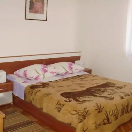 Karmen In Mali Maj Guest house *